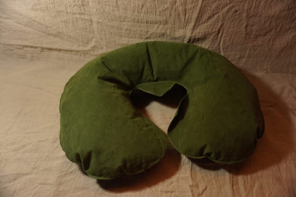 100均の緑色の枕